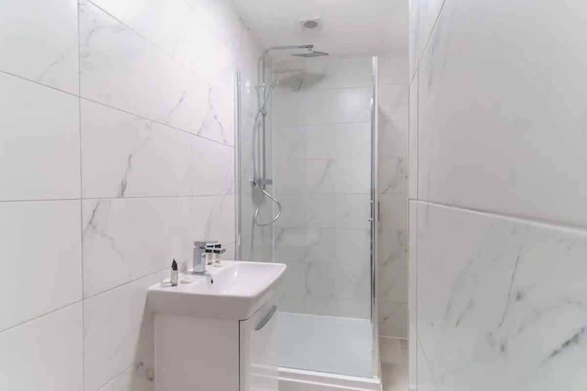 Spacious 1 Bedroom Apartment In Liverpool