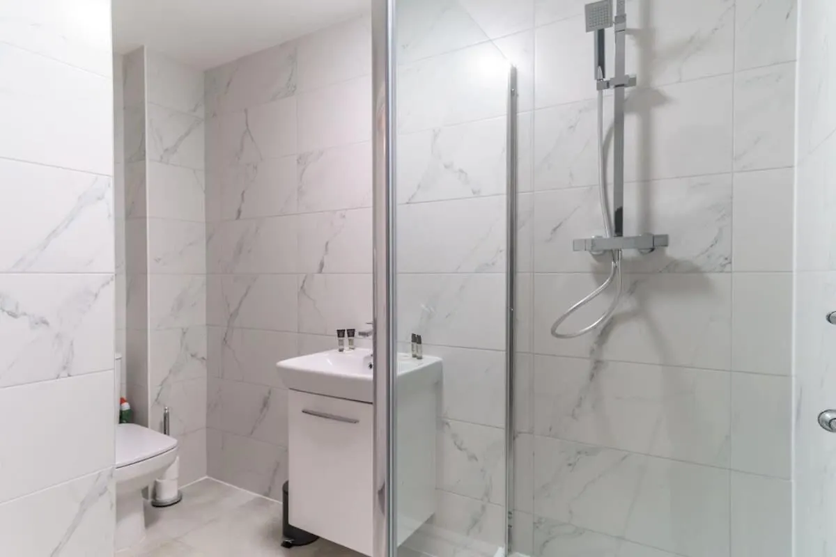 Spacious 1 Bedroom Apartment In Liverpool