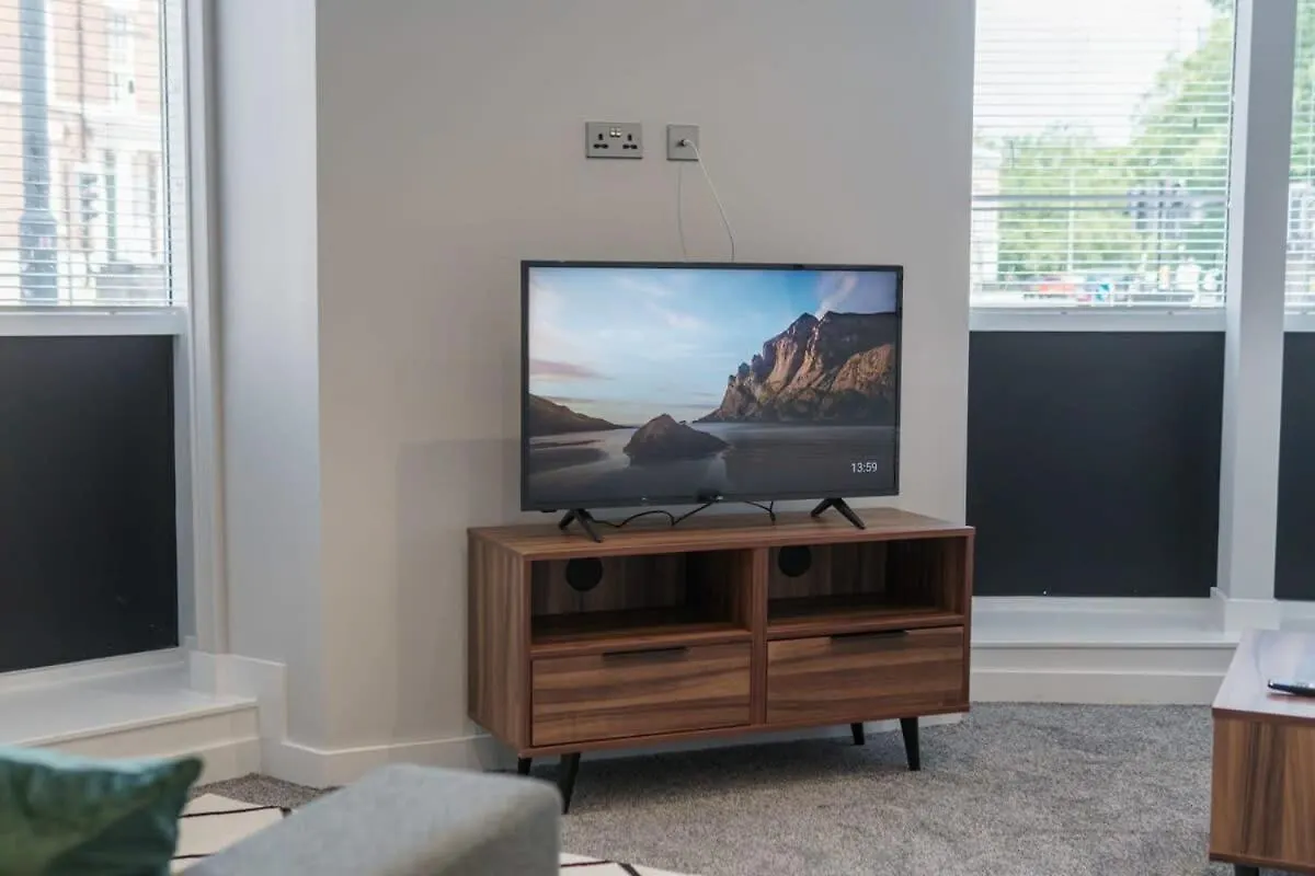Spacious 1 Bedroom Apartment In Liverpool